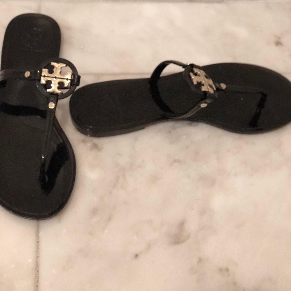 Sandals (flip flops)